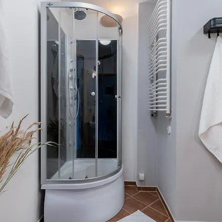 Flat With Cosy Attic - Castle Round The Corner - By Upstairs