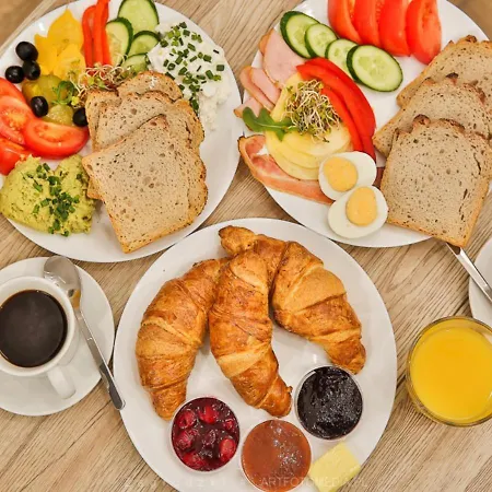 Flat With Cosy Attic - Castle Round The Corner - By Upstairs