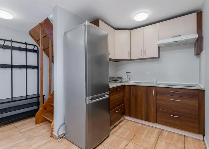 Flat With Cosy Attic - Castle Round The Corner - By Upstairs Apartment