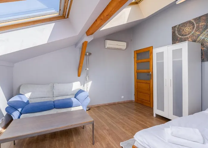 Apartman Flat With Cosy Attic - Castle Round The Corner - By Upstairs Krakkó