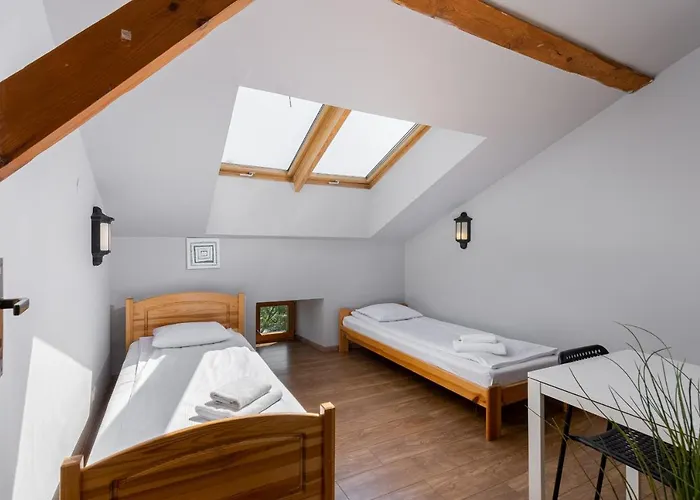 Flat With Cosy Attic - Castle Round The Corner - By Upstairs *