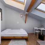 Flat With Cosy Attic - Castle Round The Corner - By Upstairs Διαμέρισμα Krasków