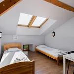 Flat With Cosy Attic - Castle Round The Corner - By Upstairs *